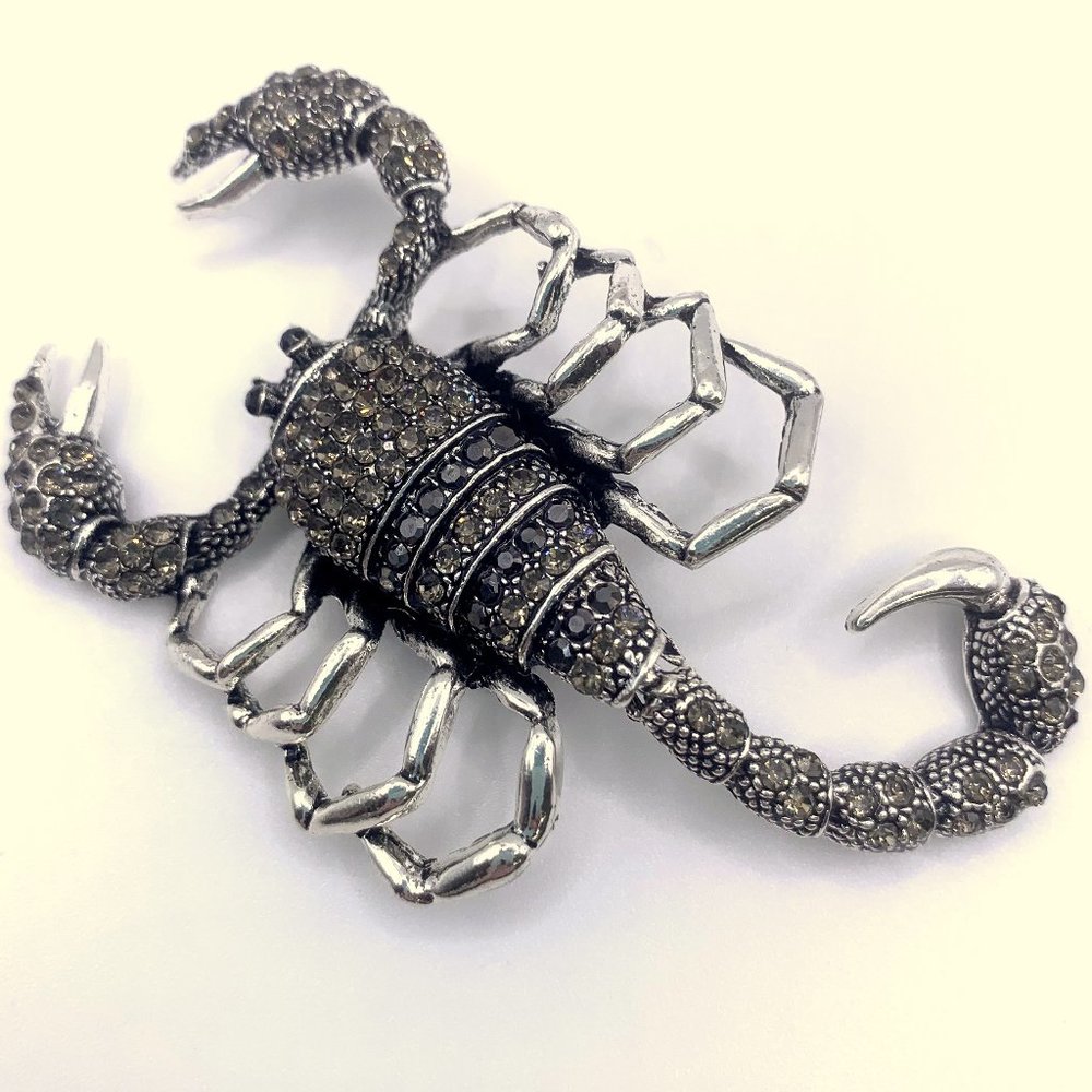 New 3D Rhinestone Movable Large Insect SCORPION Arachnid Gray Brooch Pin 3.25"